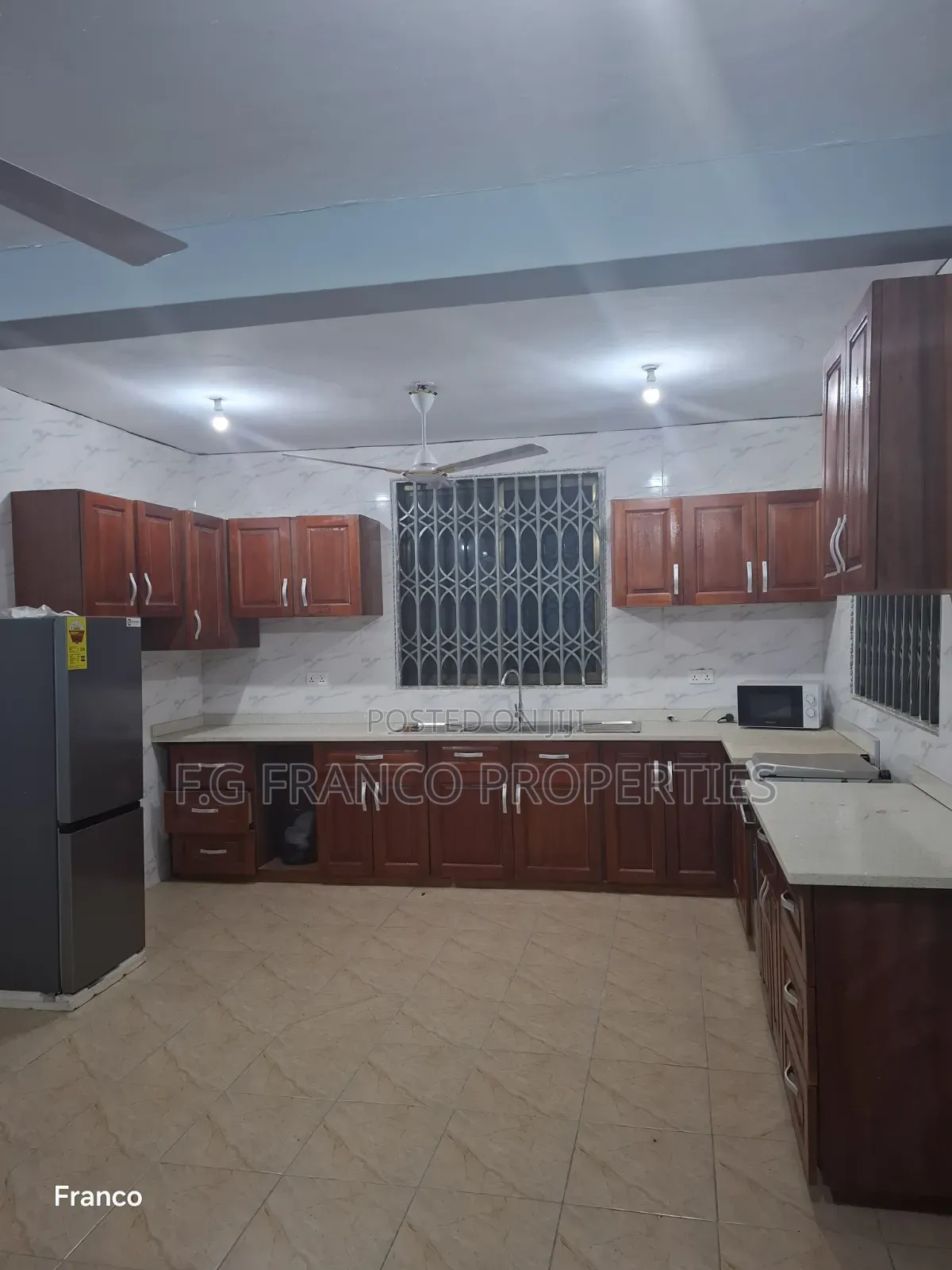 Furnished 3bdrm Apartment in Kg Franco Properties, Baatsona Total