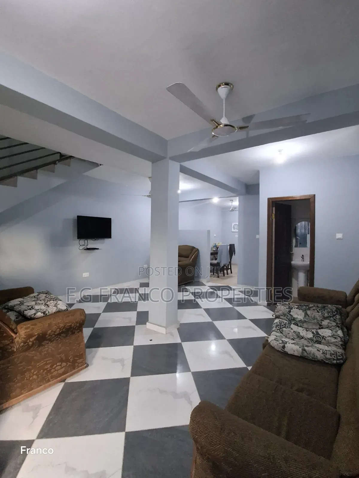 Furnished 3bdrm Apartment in Kg Franco Properties, Baatsona Total