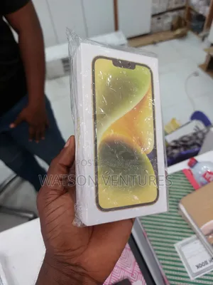 New Apple iPhone 14 256 GB Silver
