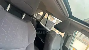 Toyota RAV4 XLE Premium AWD 2020 Green