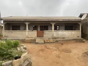 6bdrm House in Oti-Kuwait, Kumasi Metropolitan for sale