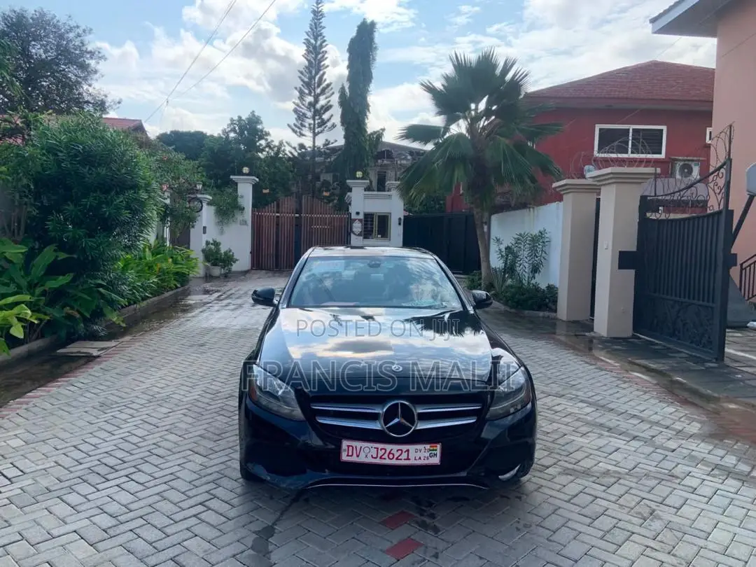 Mercedes-Benz C300 2018 Black