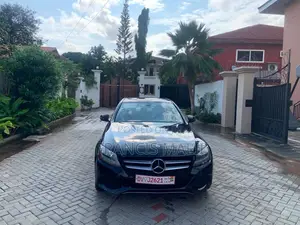 Mercedes-Benz C300 2018 Black