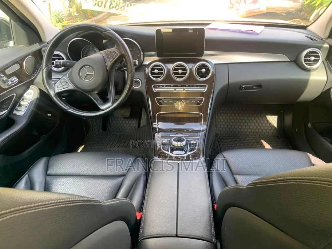 Mercedes-Benz C300 2018 Black