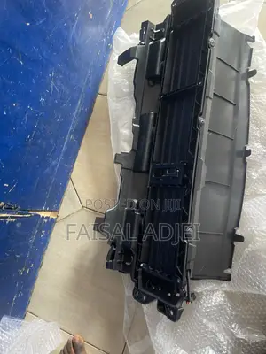 Cr-v 17 Shutter Grill