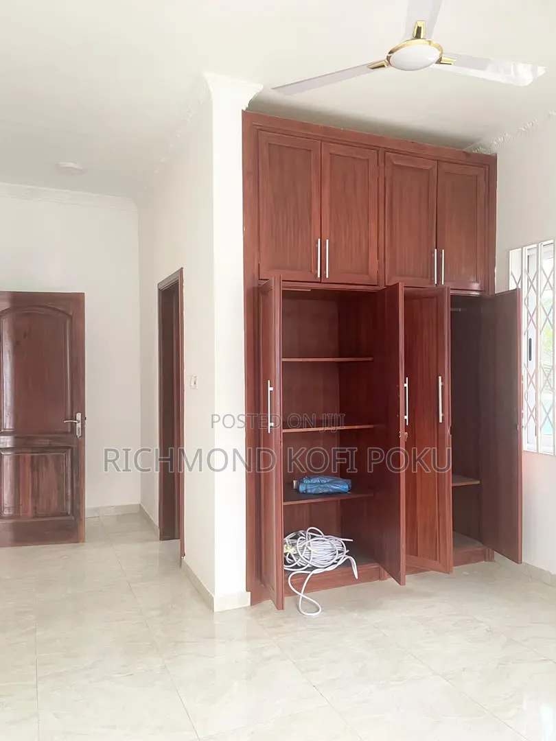 3bdrm Shared Apartment in Kofi'S Realty, Manet Junction for rent