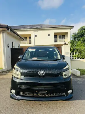 Toyota Voxy X 4WD 7-Seater 2012 Black