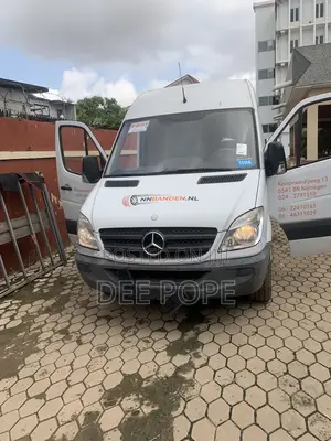 Mercedes-Benz Sprinter 2011