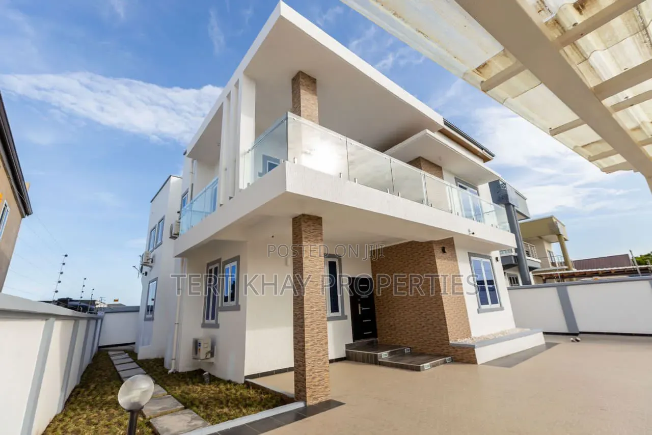 4bdrm House in Lashini, Lashibi for sale