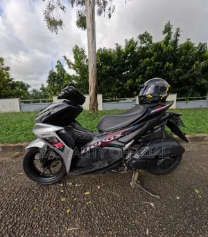 Yamaha 2023 Black