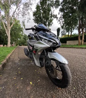 Yamaha 2023 Black