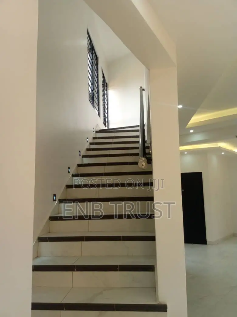 2bdrm Townhouse / Terrace in Cantonments, US Embassy Area for rent
