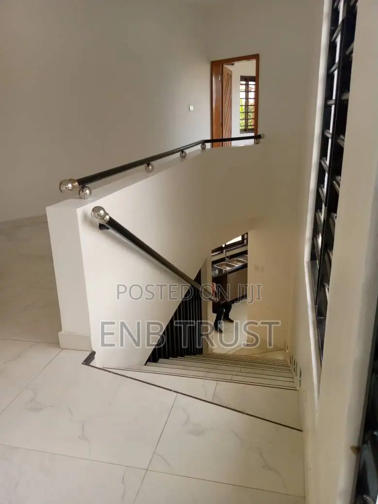 2bdrm Townhouse / Terrace in Cantonments, US Embassy Area for rent