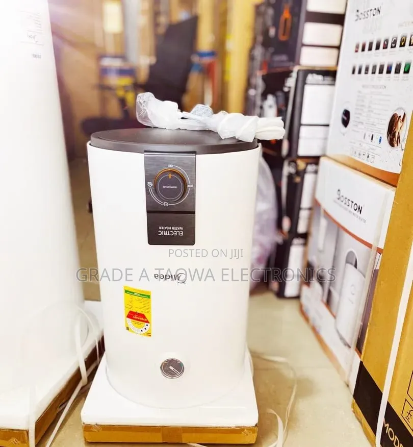 Ultra Modern Media 30 LTR Water Heater