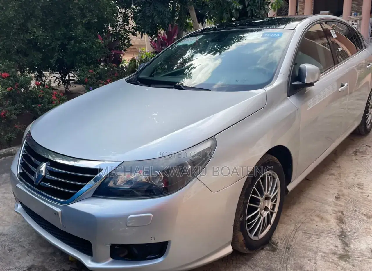 Renault Latitude 2012 Silver