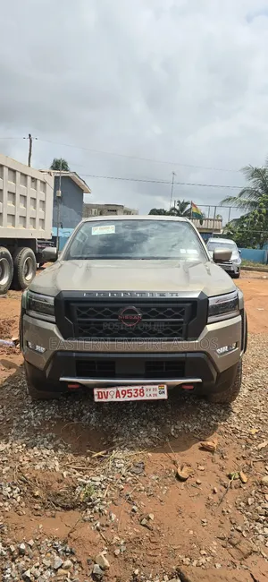Nissan Frontier PRO-X 2024 Brown