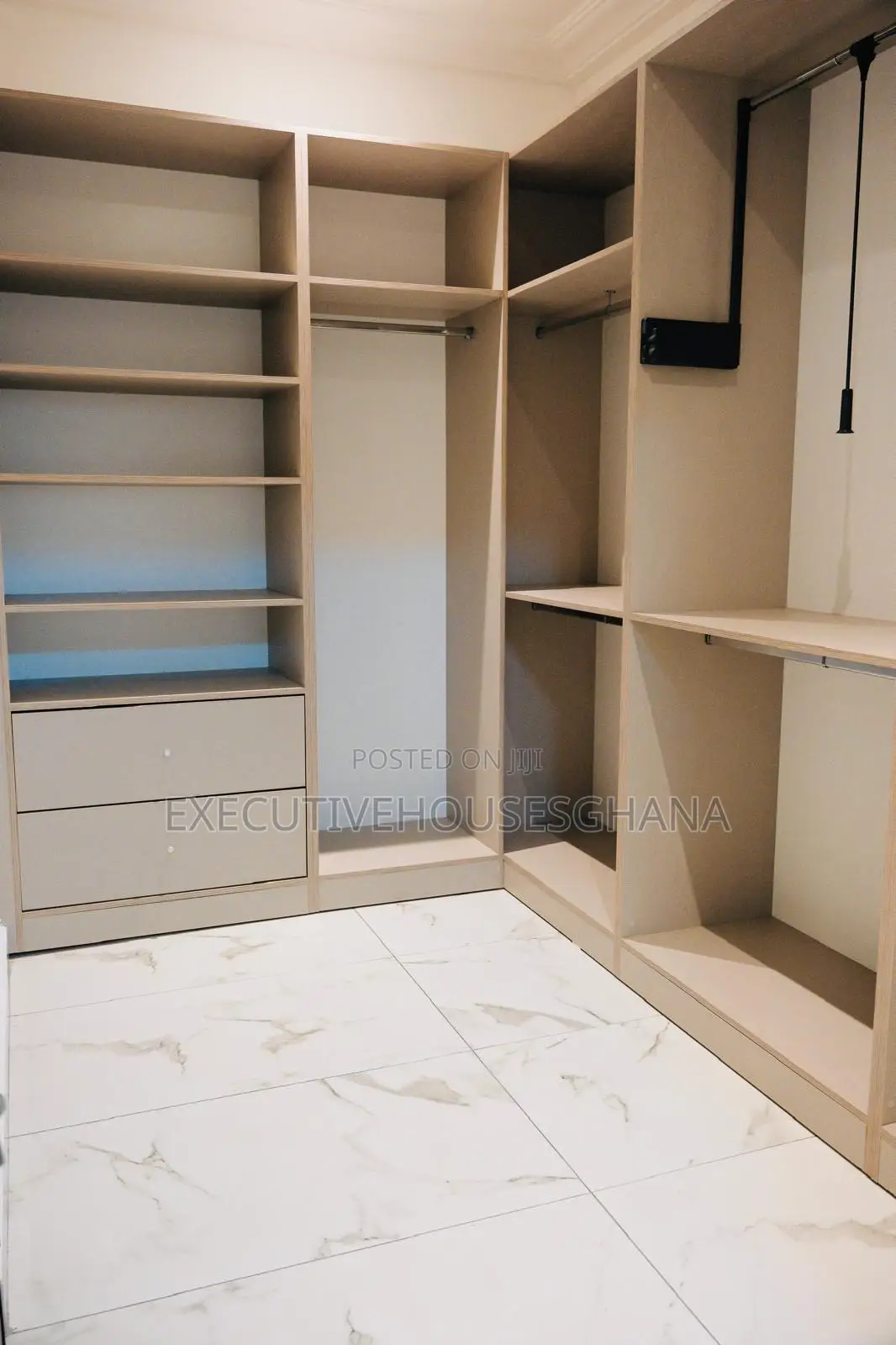Furnished 3bdrm House in Tema Metropolitan for sale