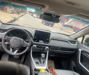 Toyota RAV4 XLE AWD 2020 Blue