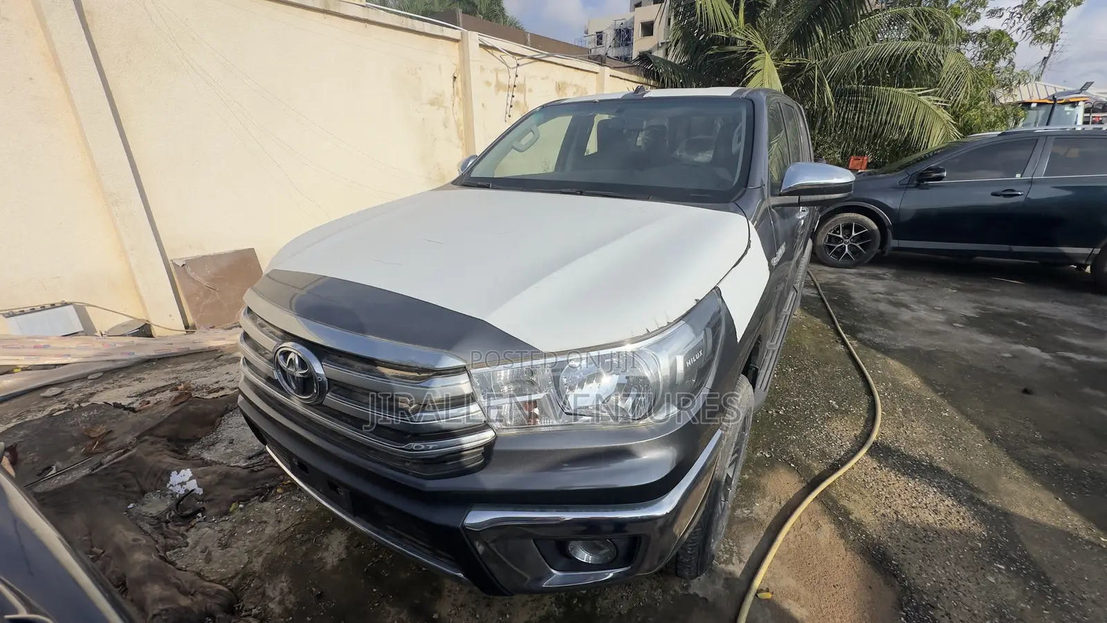 New Toyota Hilux 2023 Gray
