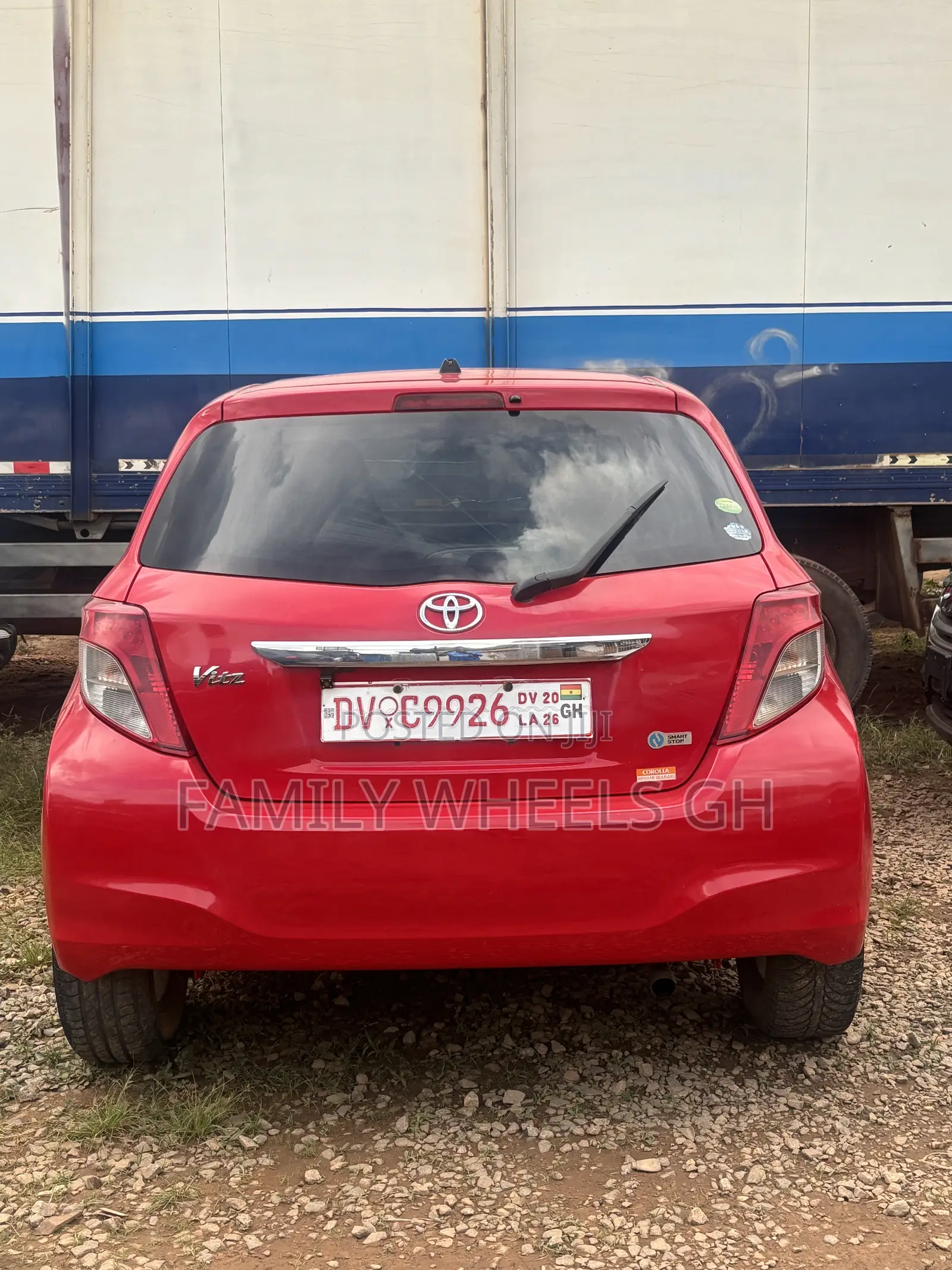 Toyota Vitz 1.3 FWD 3dr 2012 Red