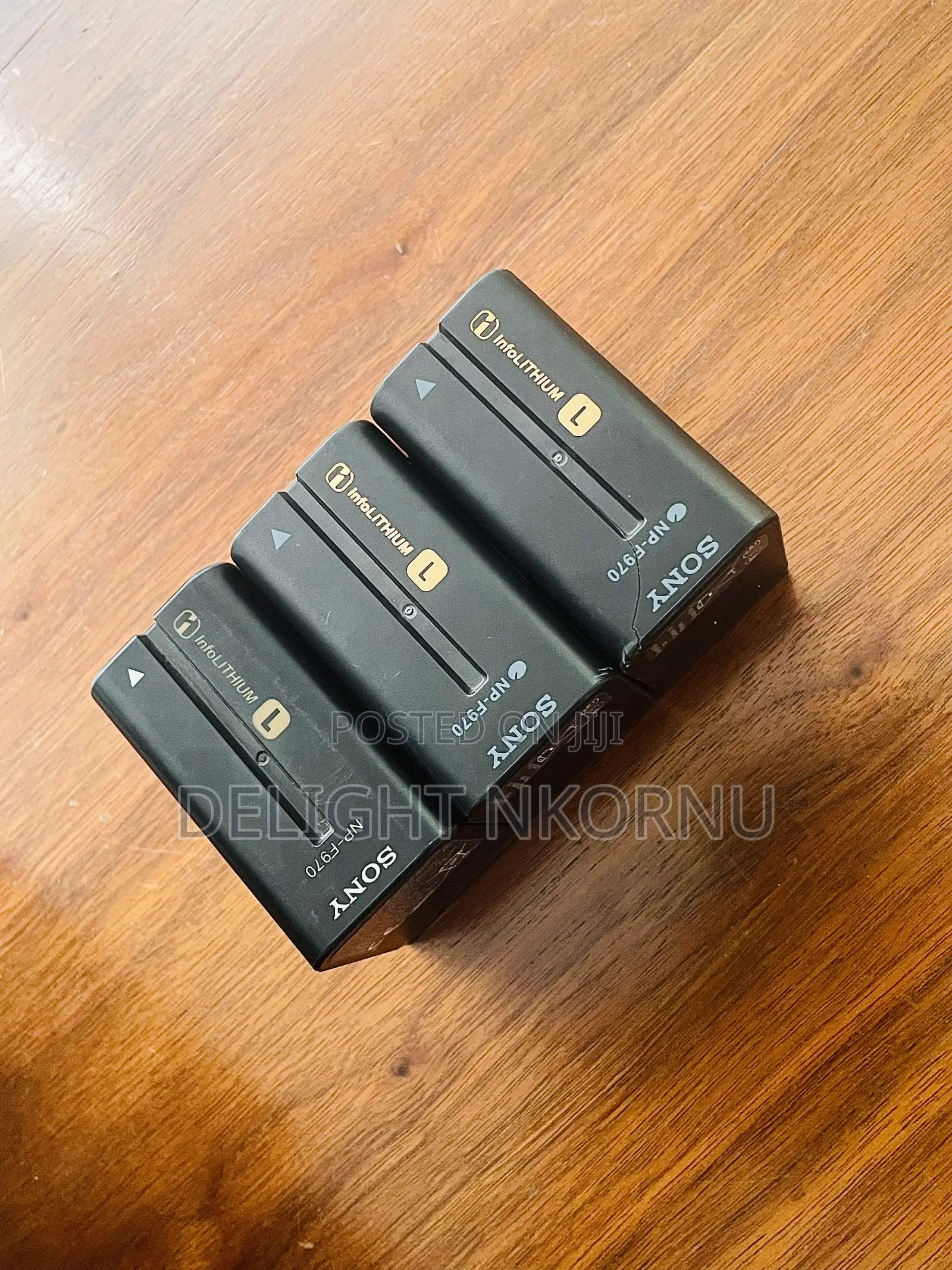 Sony HXR-Nx5p Pro Hd Camcorder + 3 Batteries + Original Sony Charger