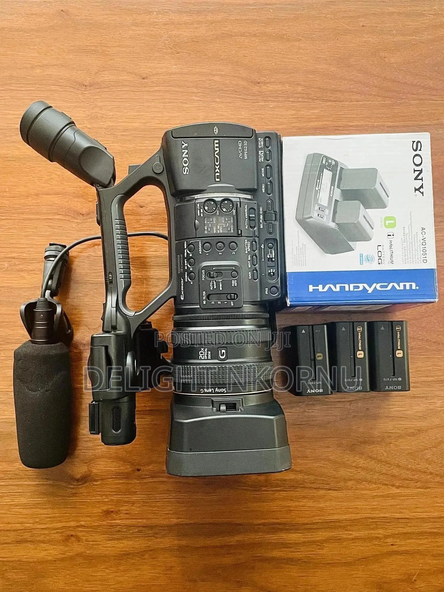 Sony HXR-Nx5p Pro Hd Camcorder + 3 Batteries + Original Sony Charger