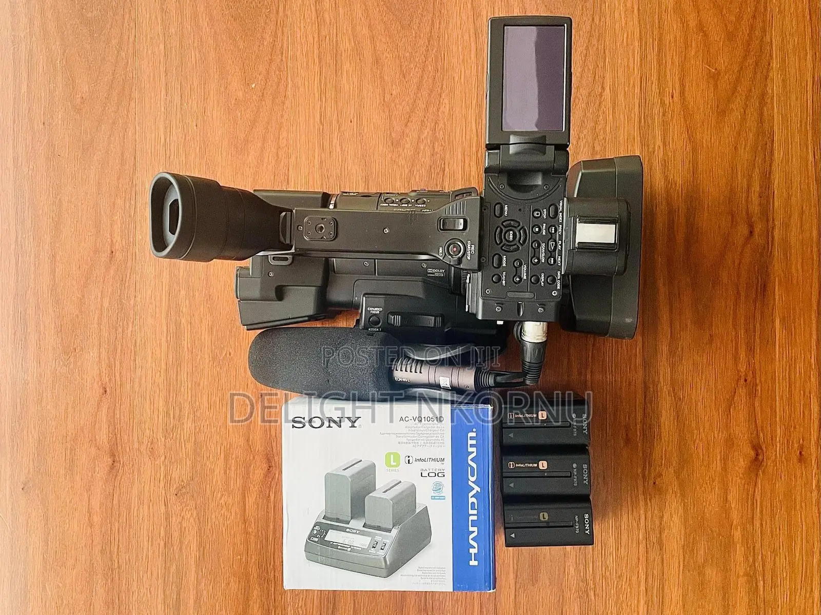 Sony HXR-Nx5p Pro Hd Camcorder + 3 Batteries + Original Sony Charger