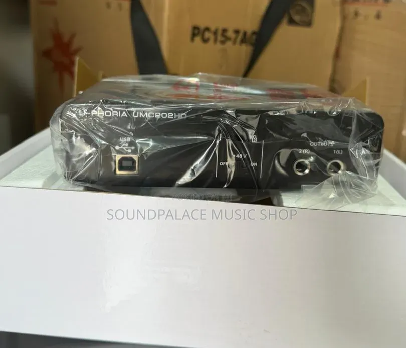 Behringer U-Phoria Umc202hd Audio Interface