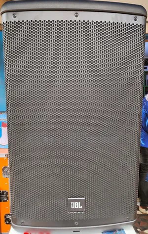 JBL Prx915, a Professional, Active Two-Way 15-Inch Pa Loudspeaker