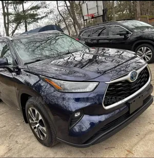 Toyota Highlander 2022 Blue