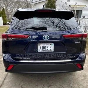 Toyota Highlander 2022 Blue