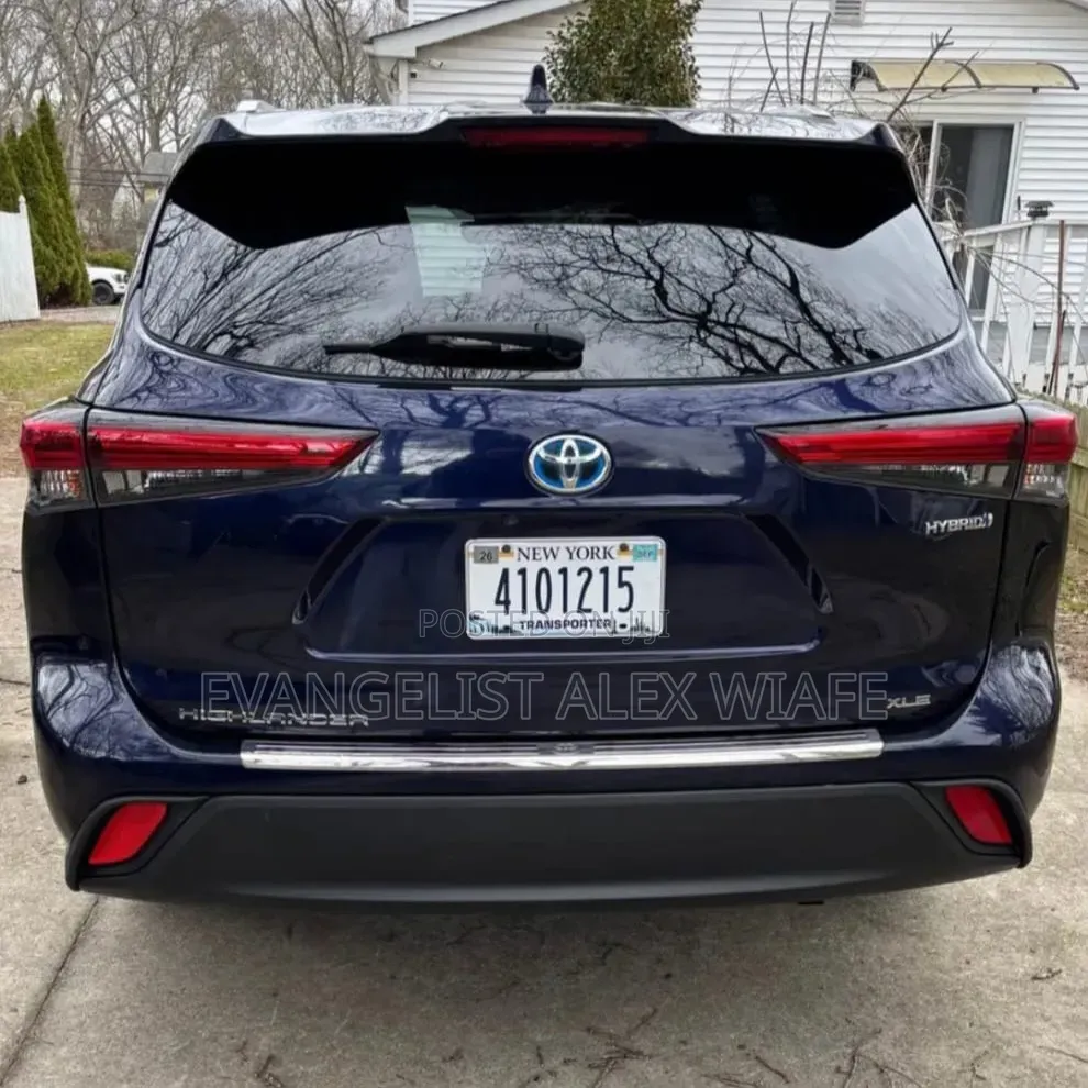 Toyota Highlander 2022 Blue