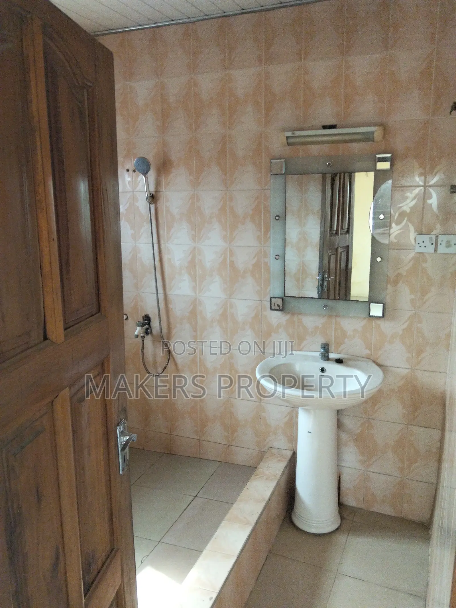 3bdrm Apartment in Mula Property, Mile 7 for rent
