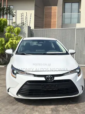 Toyota Corolla LE 2021 White