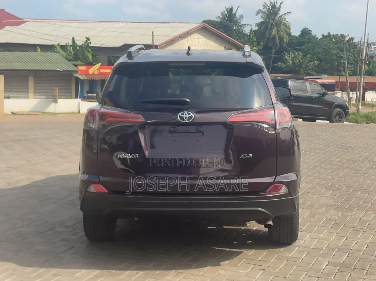 Toyota RAV4 XLE 4dr SUV AWD (2.5L 4cyl 6A) 2018 Brown