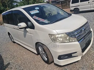 Honda Stepwgn 2012 White