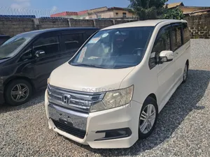 Honda Stepwgn 2012 White