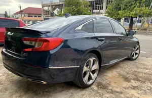 Honda Accord Sport (2.0L 4cyl Turbo 10A) 2019 Blue
