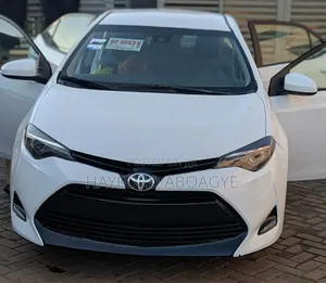 Toyota Corolla LE ECO 4dr Sedan (1.8L 4cyl CVT) 2017 White