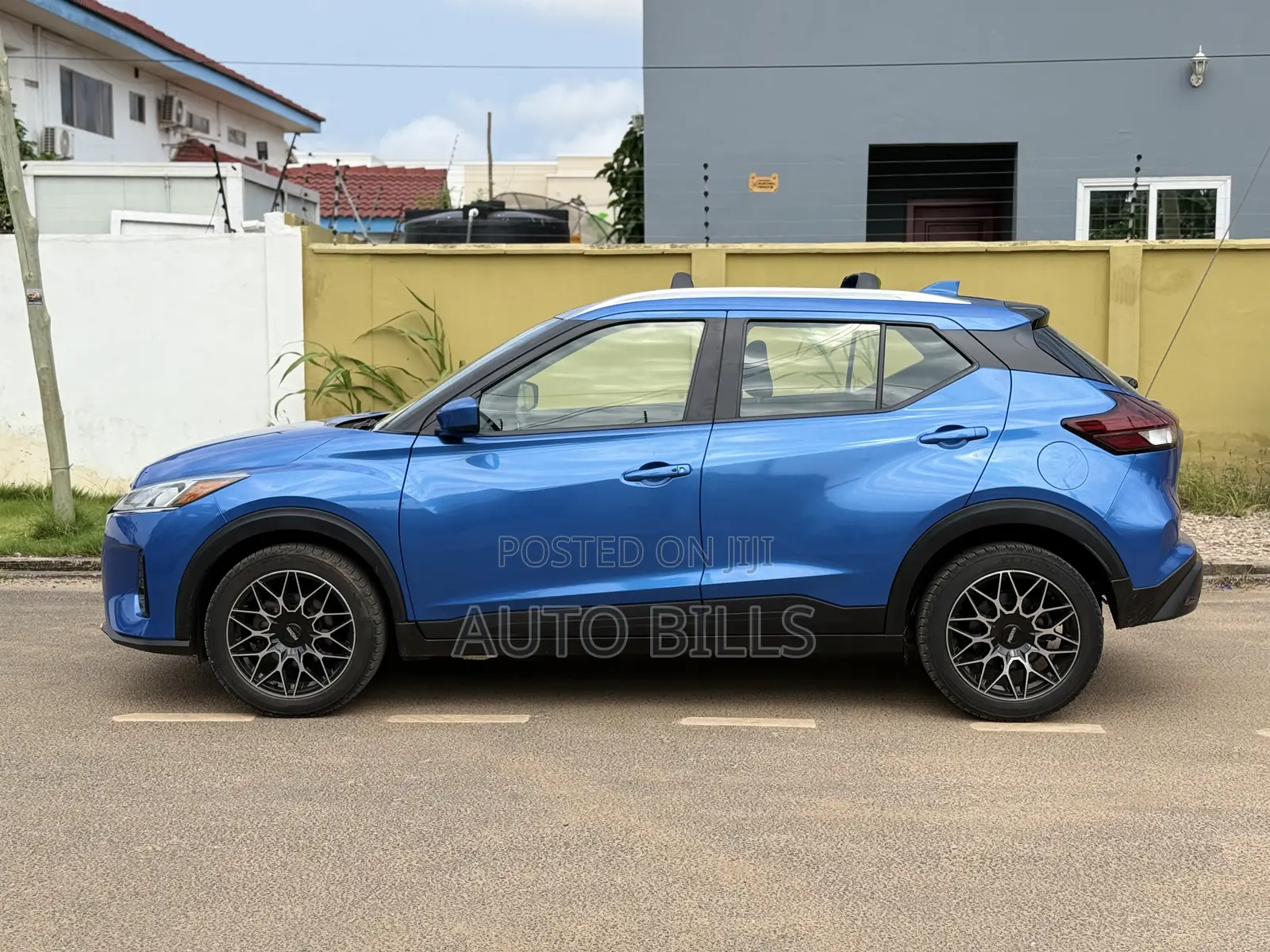 Nissan Kicks SV 2023 Blue