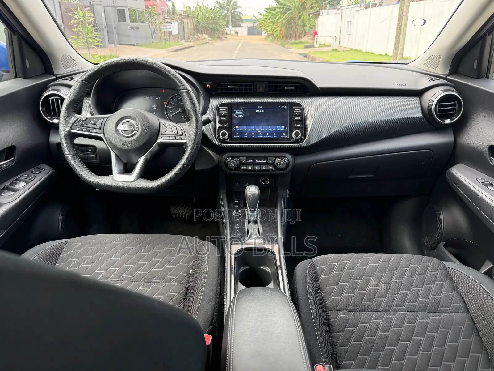 Nissan Kicks SV 2023 Blue