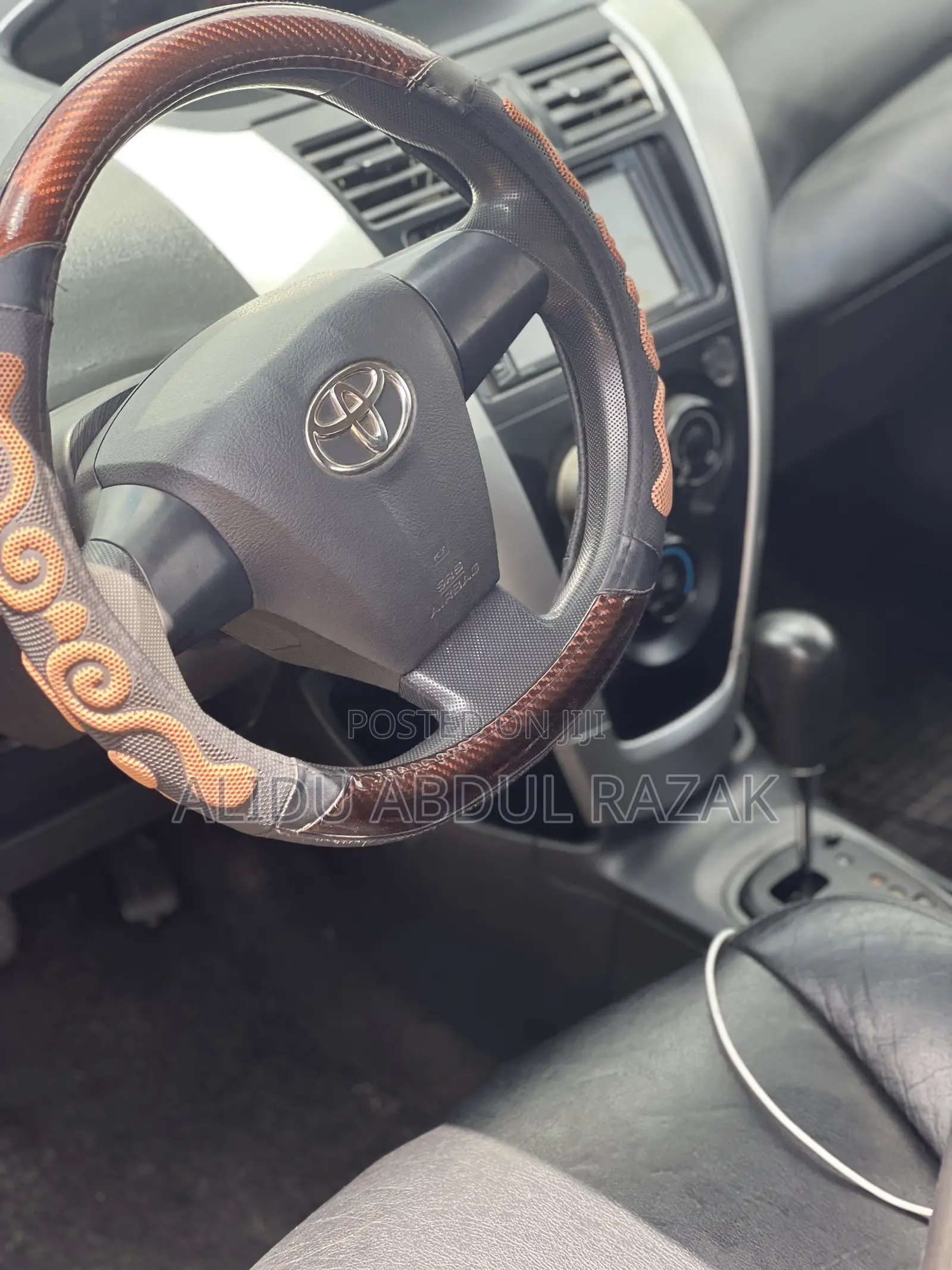 Toyota Yaris 2012 Brown