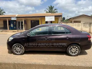 Toyota Yaris 2012 Brown