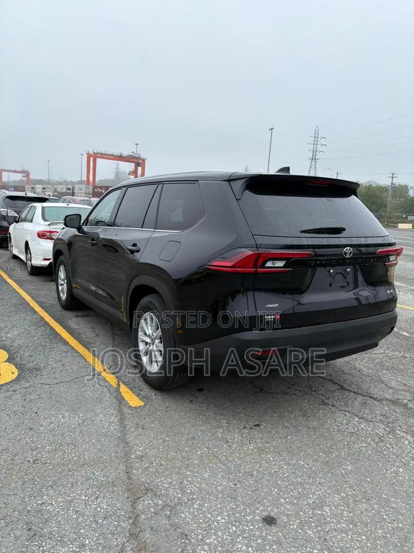 Toyota Highlander XLE AWD 2026 Black