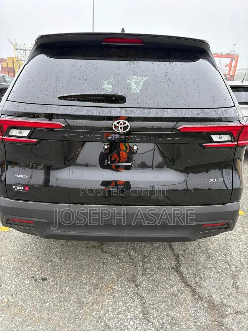 Toyota Highlander XLE AWD 2026 Black