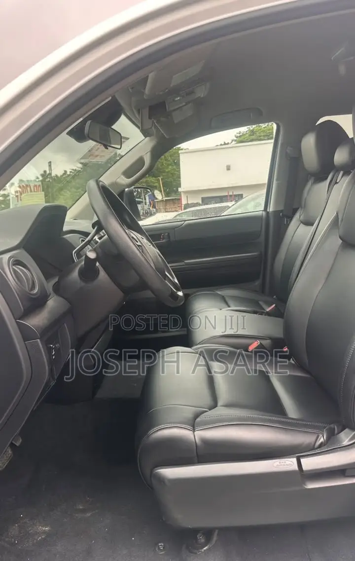 Toyota Tundra 2021 White