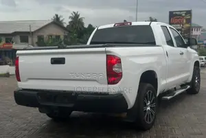 Toyota Tundra 2021 White