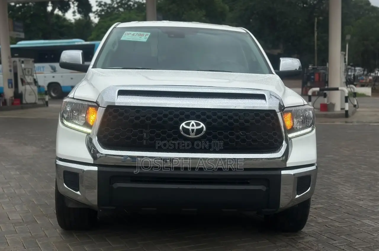 Toyota Tundra 2021 White