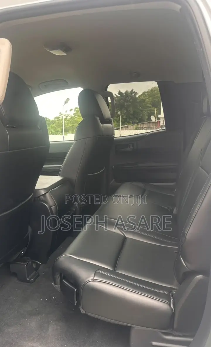 Toyota Tundra 2021 White