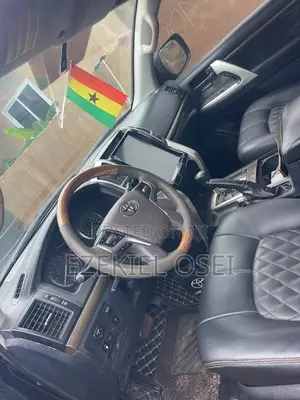 Toyota Land Cruiser 5.7 V8 2012 Black